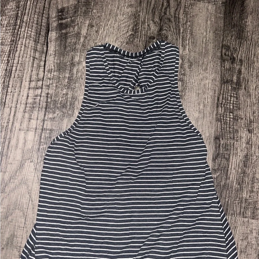 Lululemon Athletica Black and White Sleeveless Tank Top